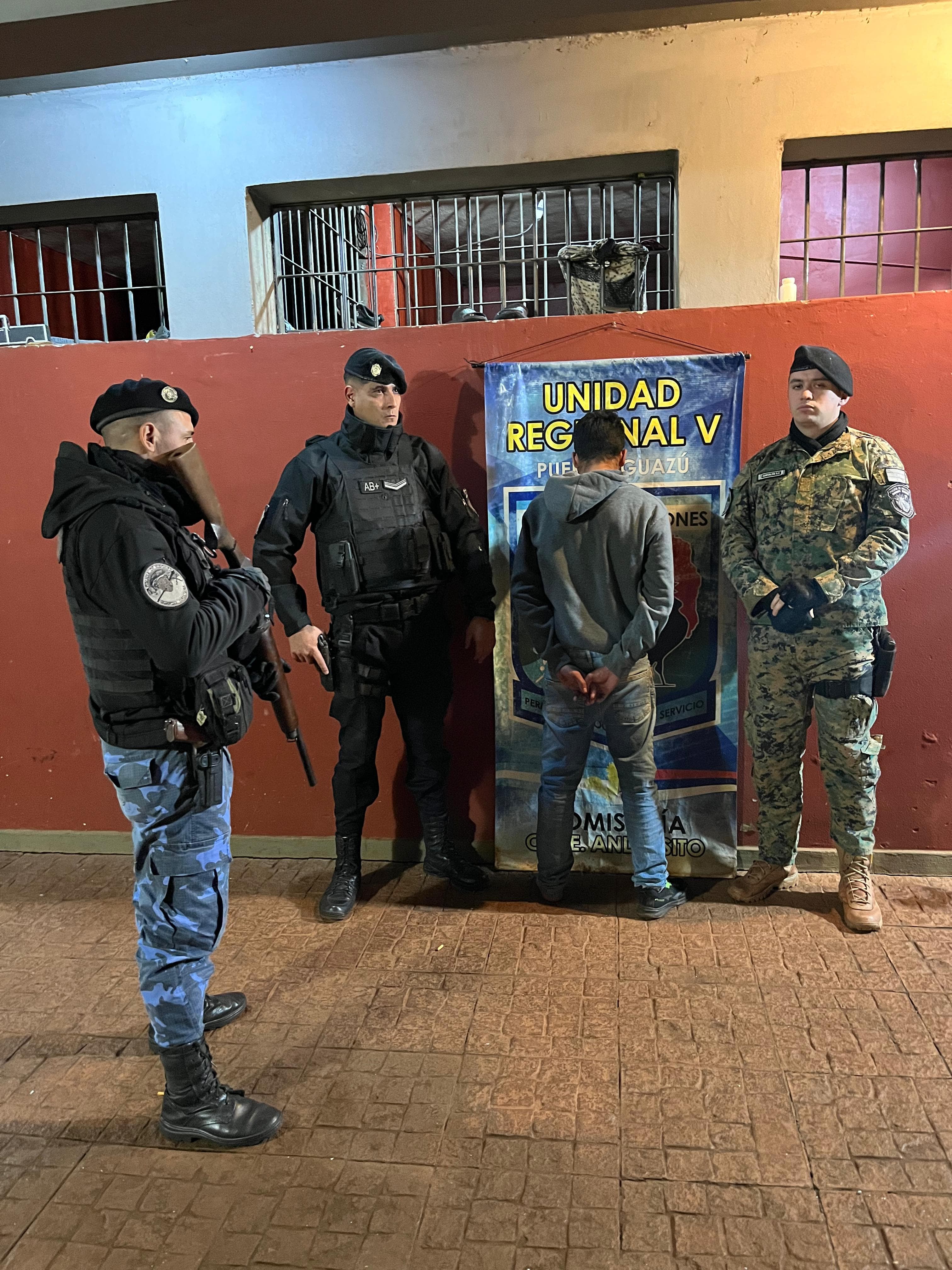 Quiso esquivar un control, chocó y fue detenido con una camioneta robada en Buenos Aires 2